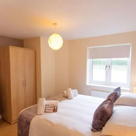 The Kensington Apartment, Free Carpark, Ideal Location For Exploring Oxford City & Nearby Places, Easy Access To Ring Road Mini Plant, Universities & Oxford Science Parks Exterior foto