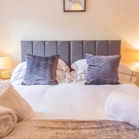 The Kensington Apartment, Free Carpark, Ideal Location For Exploring Oxford City & Nearby Places, Easy Access To Ring Road Mini Plant, Universities & Oxford Science Parks Exterior foto
