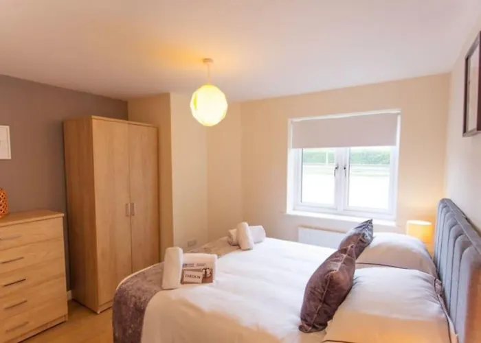 The Kensington Apartment, Free Carpark, Ideal Location For Exploring Oxford City & Nearby Places, Easy Access To Ring Road Mini Plant, Universities & Oxford Science Parks