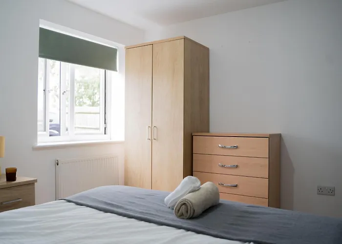 The Kensington Apartment, Free Carpark, Ideal Location For Exploring Oxford City & Nearby Places, Easy Access To Ring Road Mini Plant, Universities & Oxford Science Parks