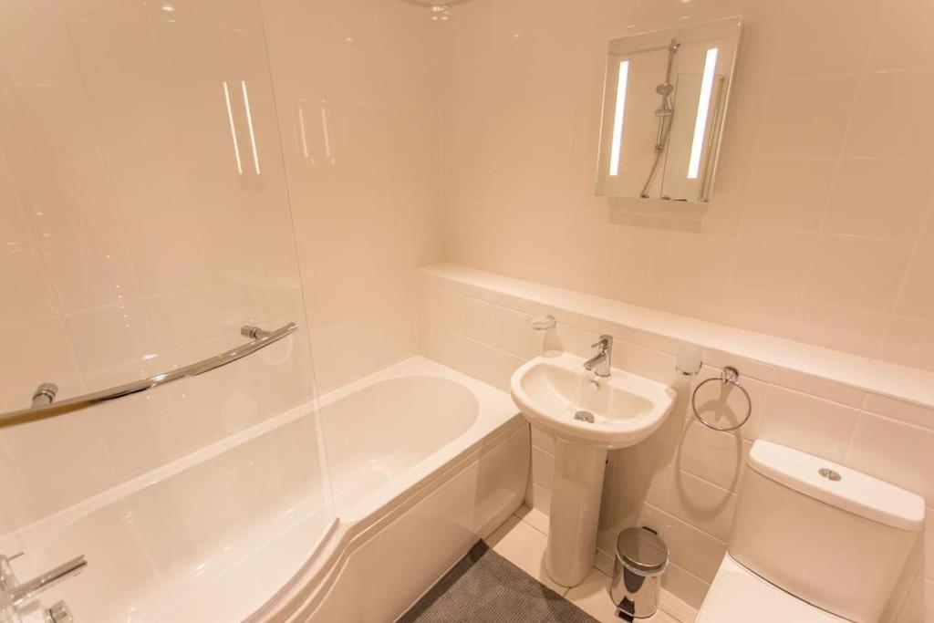 The Kensington Apartment, Free Carpark, Ideal Location For Exploring & Nearby Places, Easy Access To Ring Road Mini Plant, Universities & Science Parks Apartment Oxford