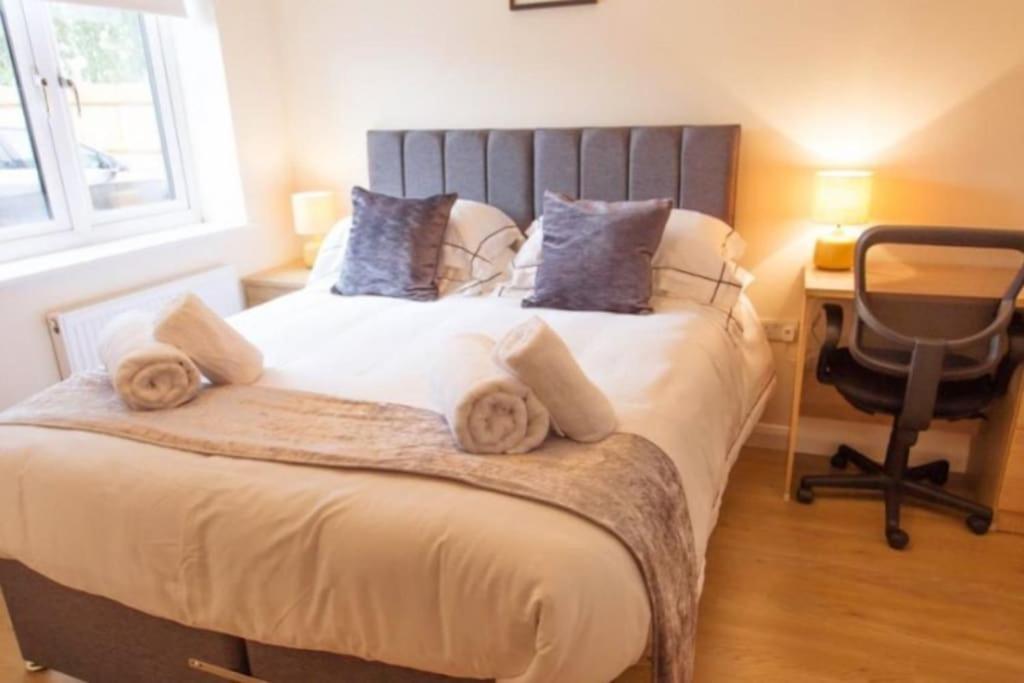 The Kensington Apartment, Free Carpark, Ideal Location For Exploring & Nearby Places, Easy Access To Ring Road Mini Plant, Universities & Science Parks