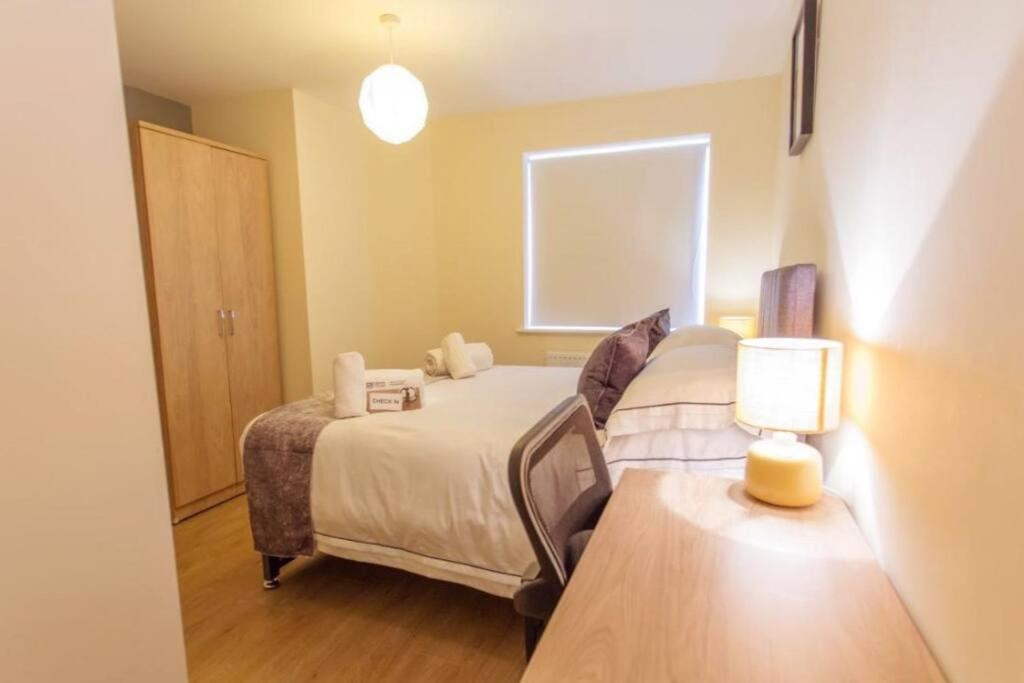 Apartment The Kensington Apartment, Free Carpark, Ideal Location For Exploring & Nearby Places, Easy Access To Ring Road Mini Plant, Universities & Science Parks *