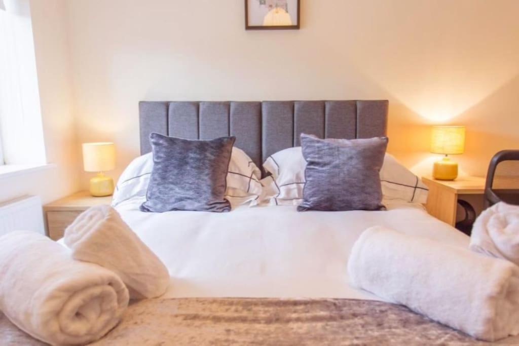 The Kensington Apartment, Free Carpark, Ideal Location For Exploring & Nearby Places, Easy Access To Ring Road Mini Plant, Universities & Science Parks *
