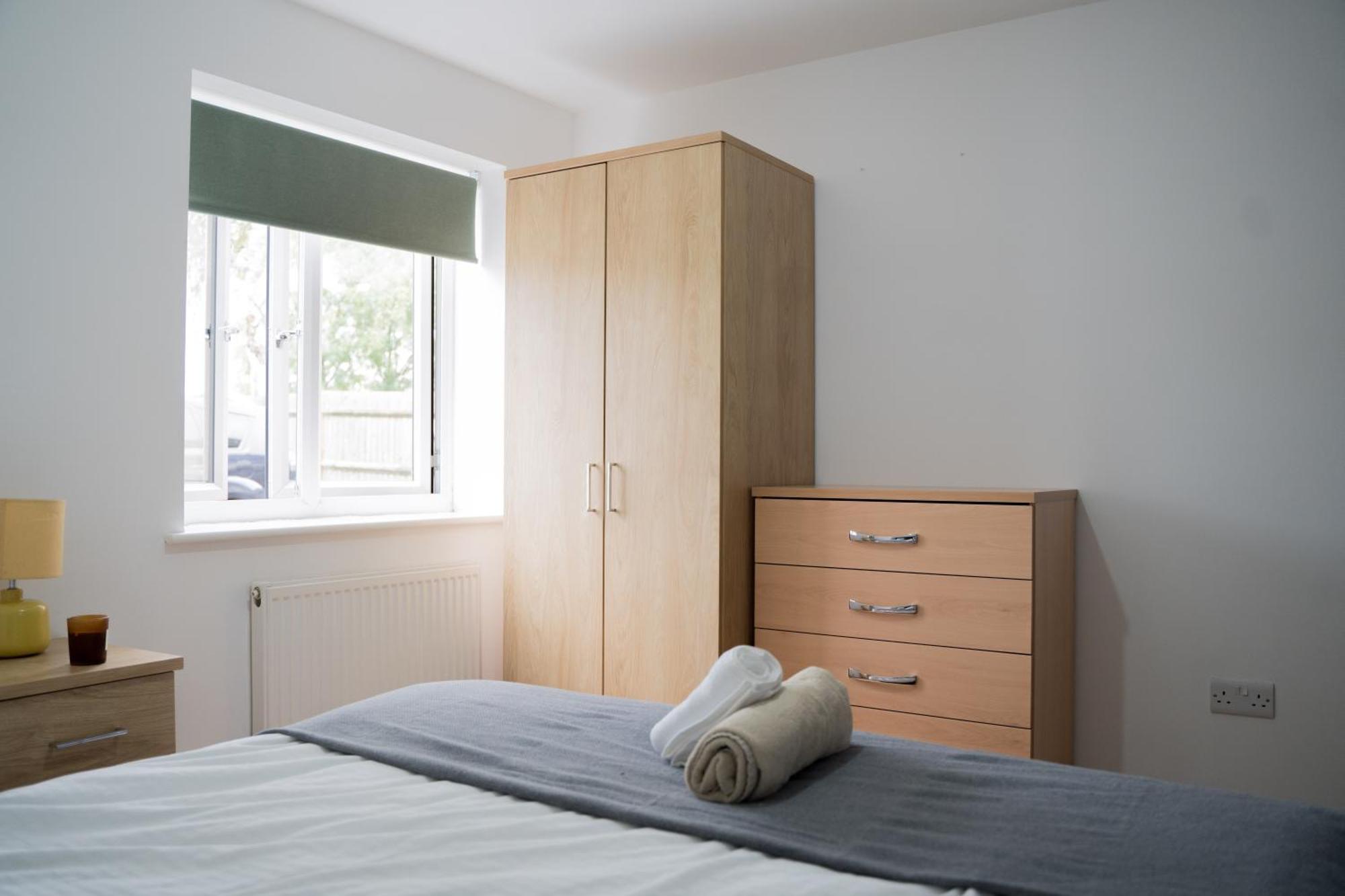 Apartment The Kensington Apartment, Free Carpark, Ideal Location For Exploring & Nearby Places, Easy Access To Ring Road Mini Plant, Universities & Science Parks