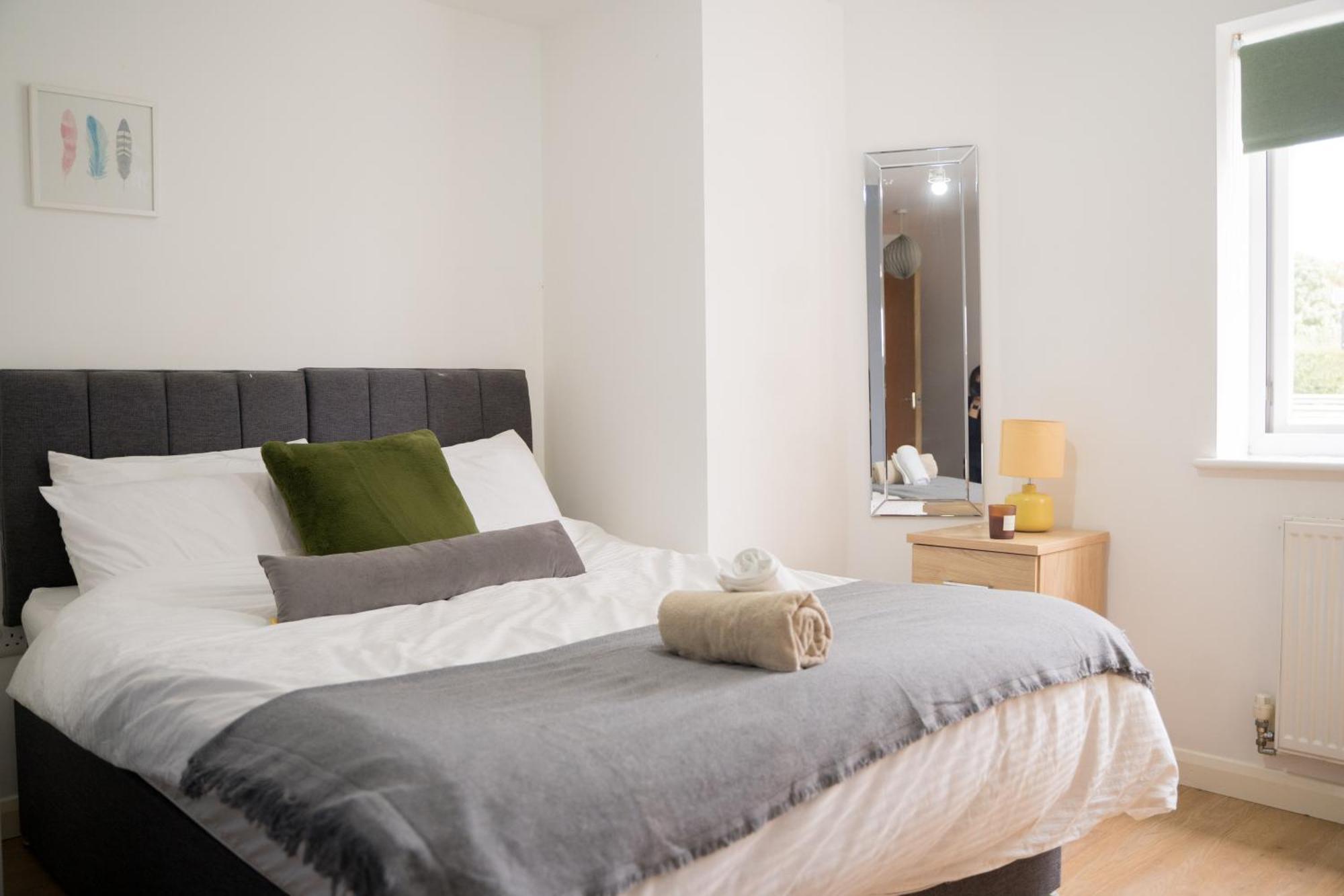 The Kensington Apartment, Free Carpark, Ideal Location For Exploring & Nearby Places, Easy Access To Ring Road Mini Plant, Universities & Science Parks *