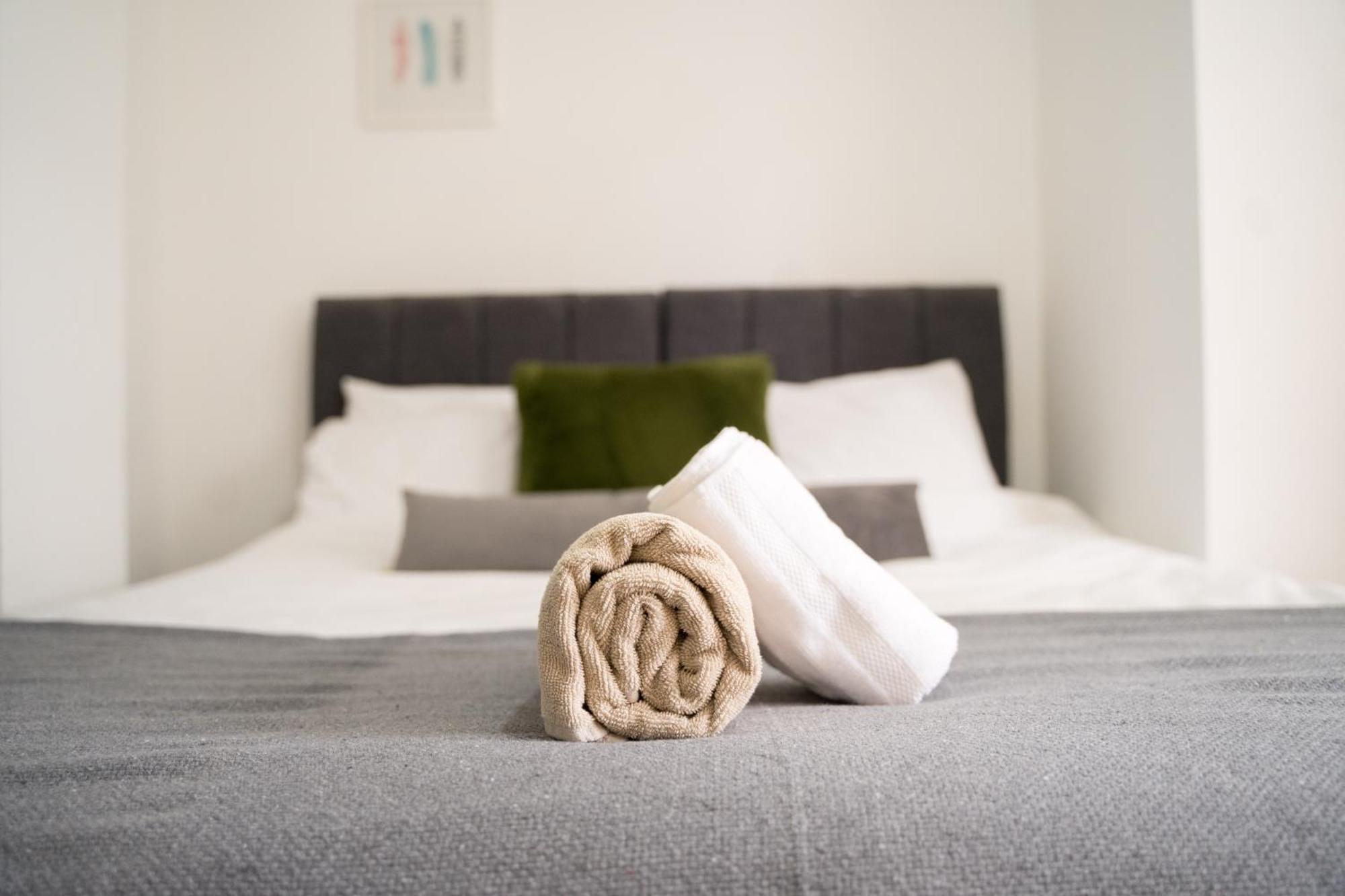The Kensington Apartment, Free Carpark, Ideal Location For Exploring & Nearby Places, Easy Access To Ring Road Mini Plant, Universities & Science Parks Apartment